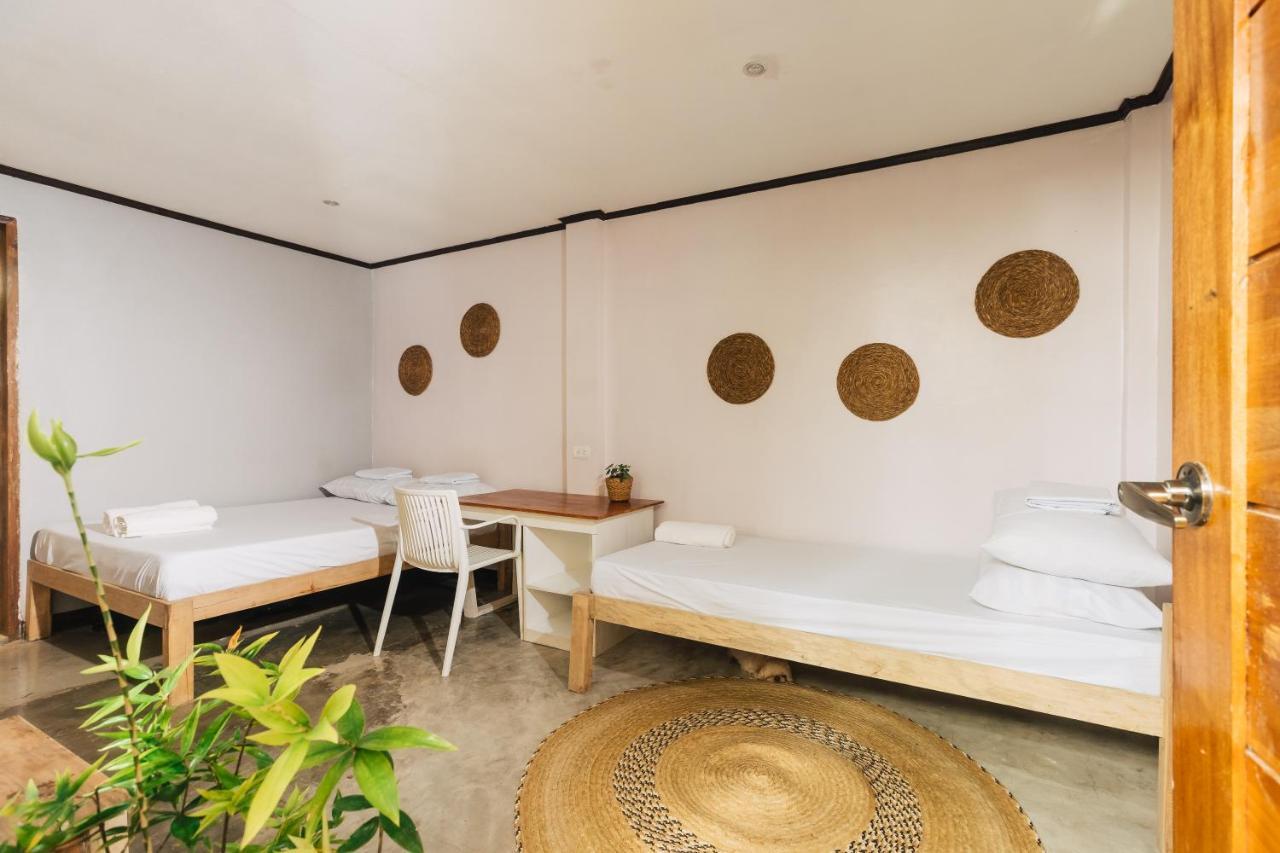 Higala Hostel Siargao 제너럴 루나 외부 사진